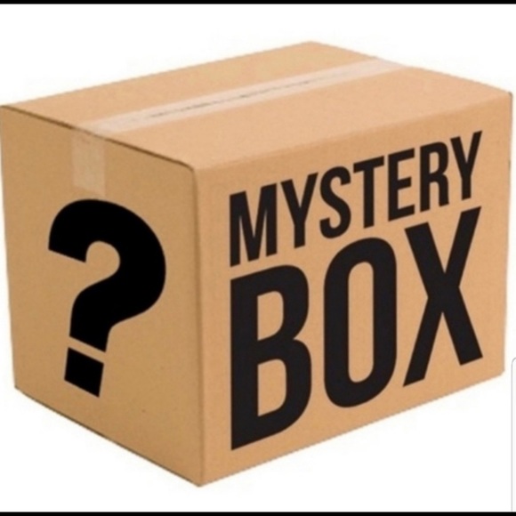 Free People Mystery Box - Picture 1 of 3